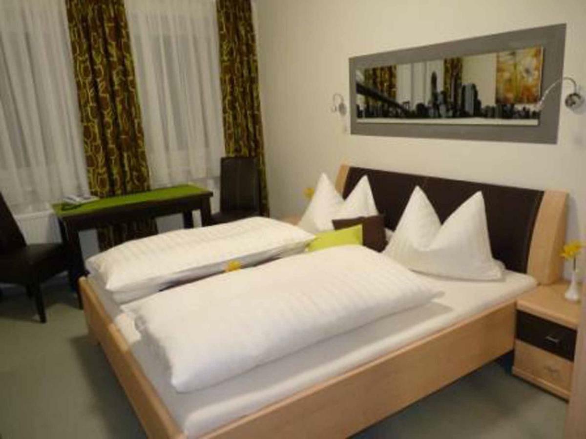 Cafe Und Pension Ringer Vilseck المظهر الخارجي الصورة